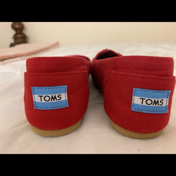 Toms - Picture 2 of 2